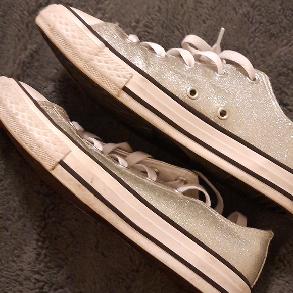 shoes - Picture 3 of 4